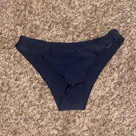 SHEIN Bikini Set - BRAND NEW! - Picture 2 of 4